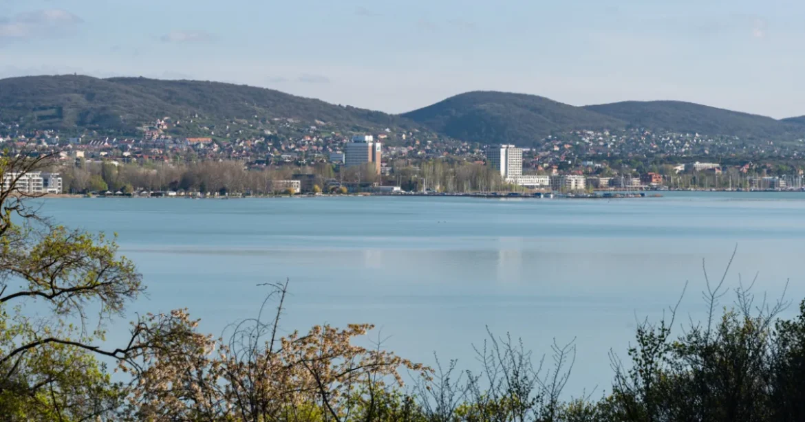 Dühös balatoni helyiek a luxusberuházások ellen
