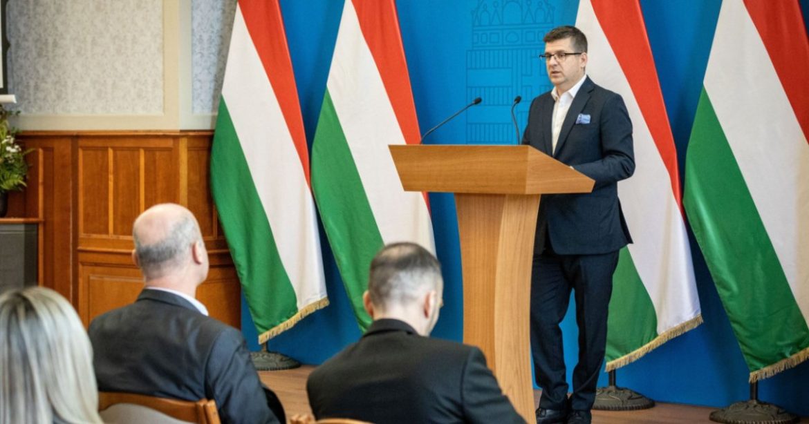Friss hír: őrizetbe vették a volt miniszter Seszták Miklóst