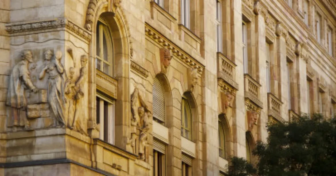 Kőkemény idők jönnek: az MNB rontotta a magyar gazdaság kilátásait