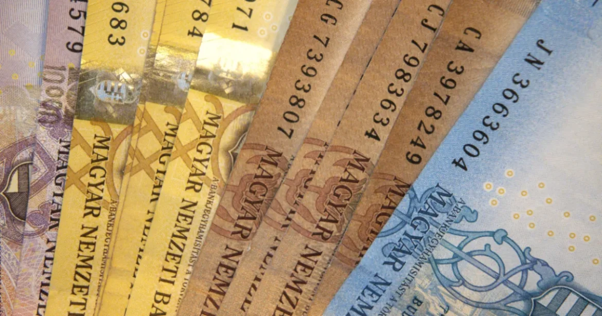 Megindult a forint, sorsdöntő bejelentés jöhet kedden az MNB-től