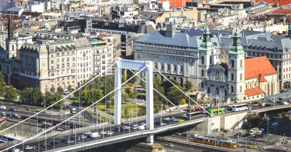 Súlyos forgalomkorlátozás jön Budapesten, több járat útvonala módosul
