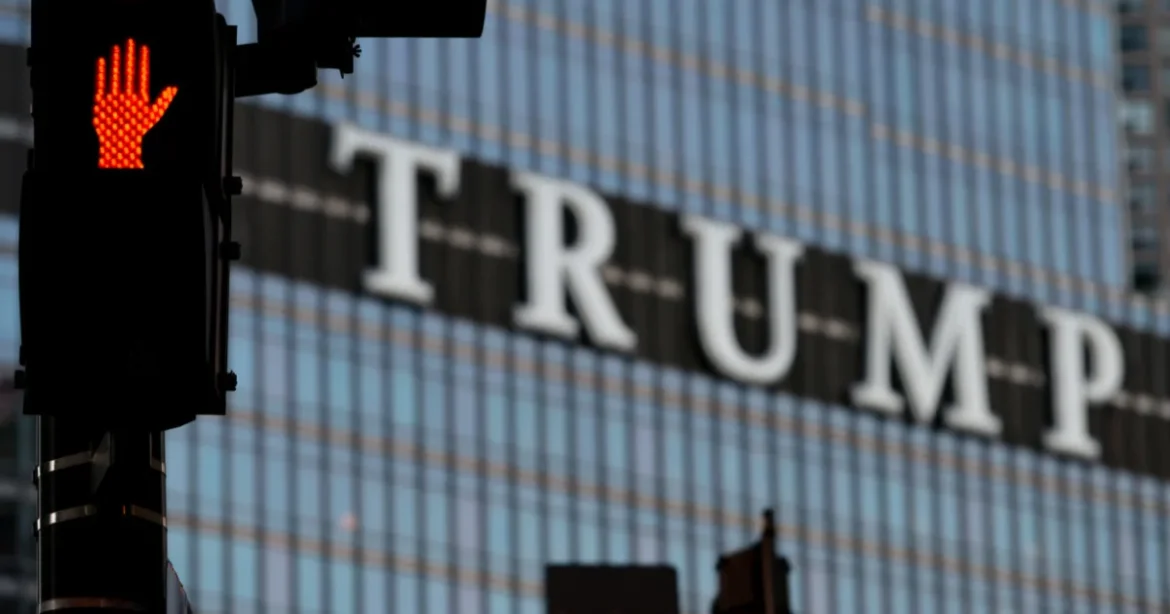 Trump egyetlen mozdulattal söpörte le az asztalról az iráni alkut