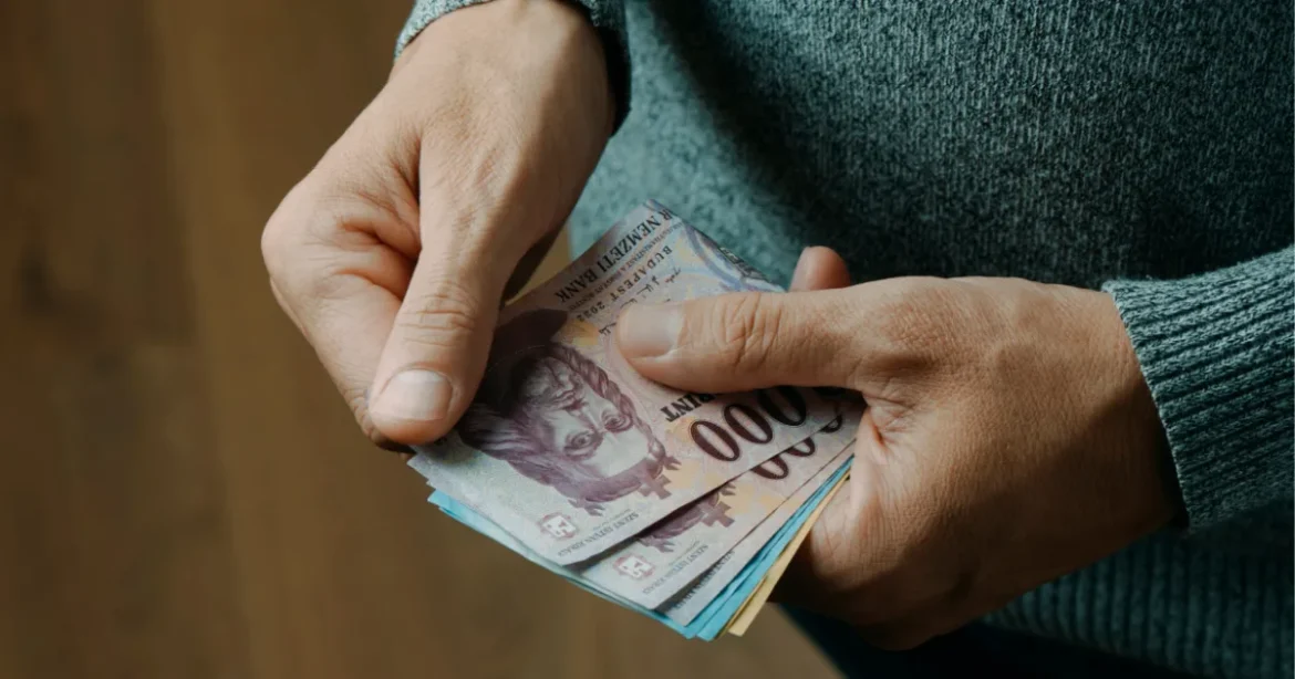 Újabb kamatvágás jöhet, miközben a forint valósággal kilőtt