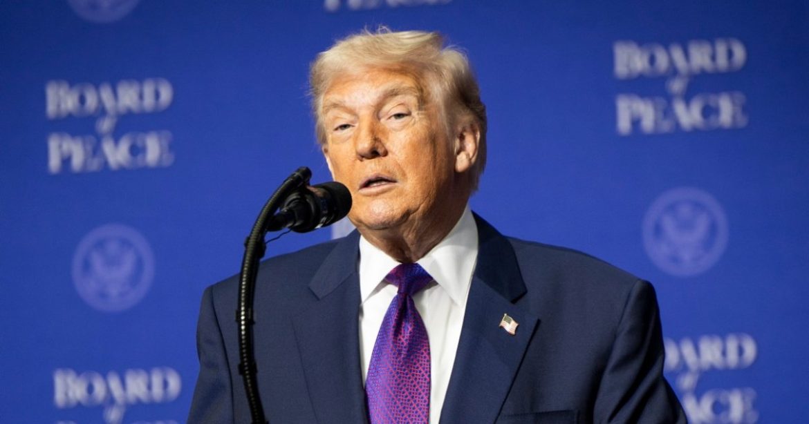 Vége a mellébeszélésnek: Trump komoly szankciós törvényt írt alá Oroszország ellen