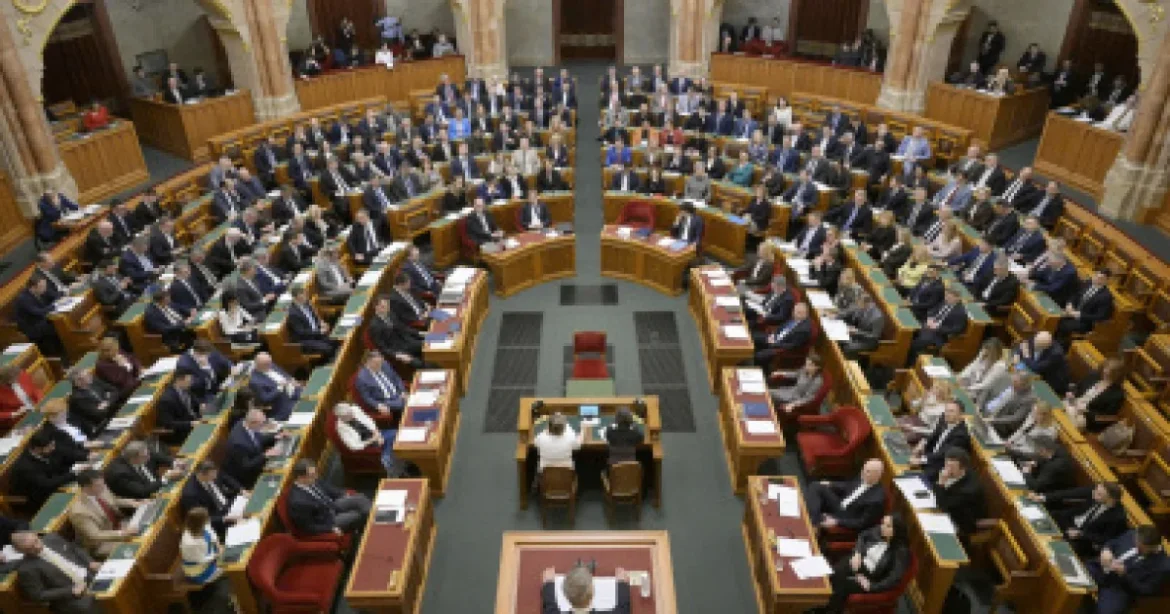 Családi pótlék-emelés 2027: ennyi plusz pénzt kapnak a családok gyerekszámtól függően