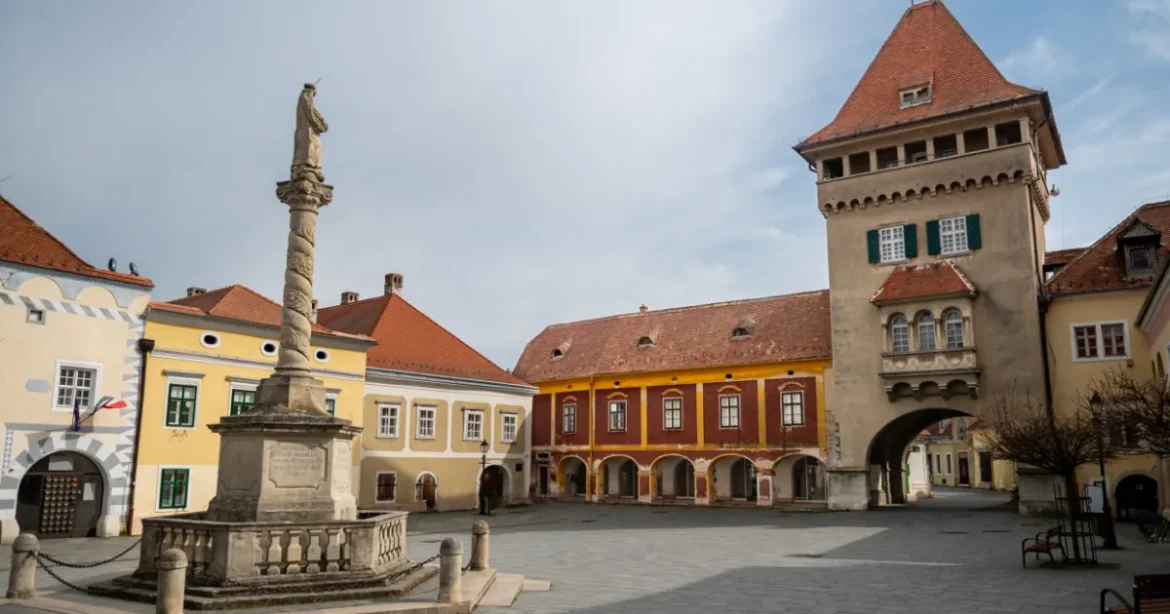Kőszeg ősszel: sült gesztenye és vásári forgatag a 25. Orsolya-napi Vásáron