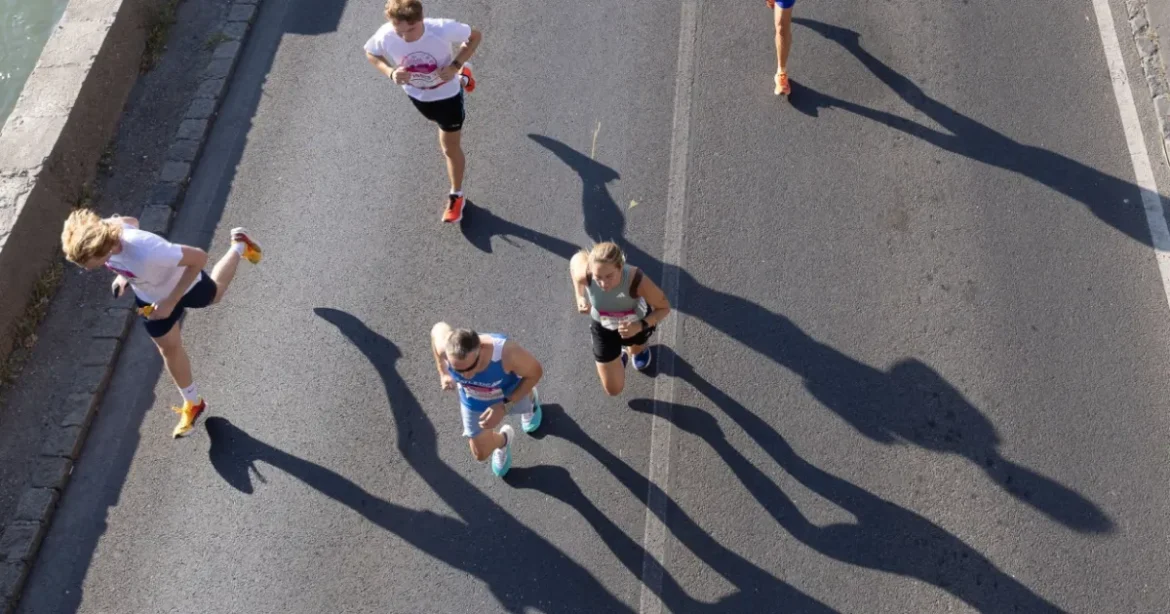 Összeesett egy futó az Esztergom-félmaratonon, egy gyors döntés mentette meg
